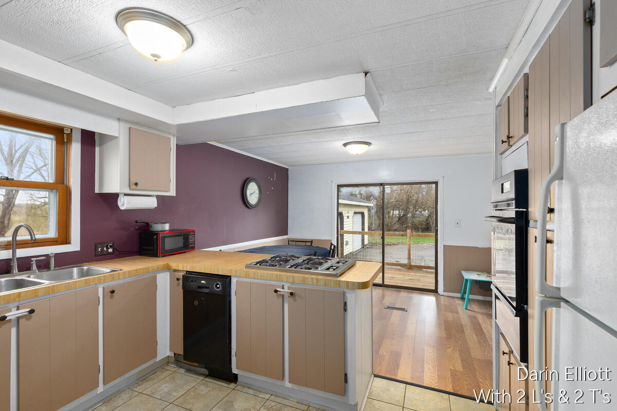 400 W Bridge Street, Lyons, MI, 48851-8634