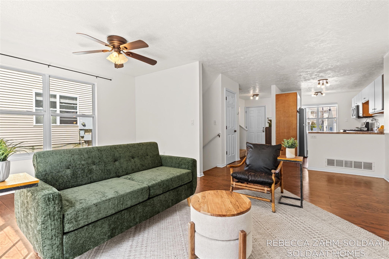 1040 Ada Place Drive, Grand Rapids, MI, 49546-3786