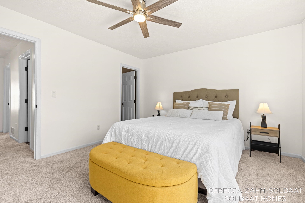 1040 Ada Place Drive, Grand Rapids, MI, 49546-3786