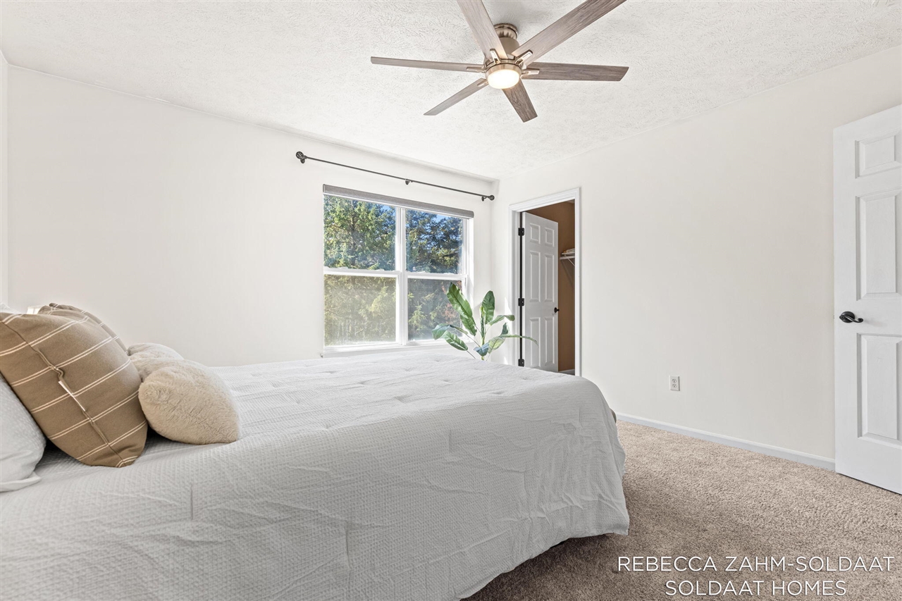 1040 Ada Place Drive, Grand Rapids, MI, 49546-3786