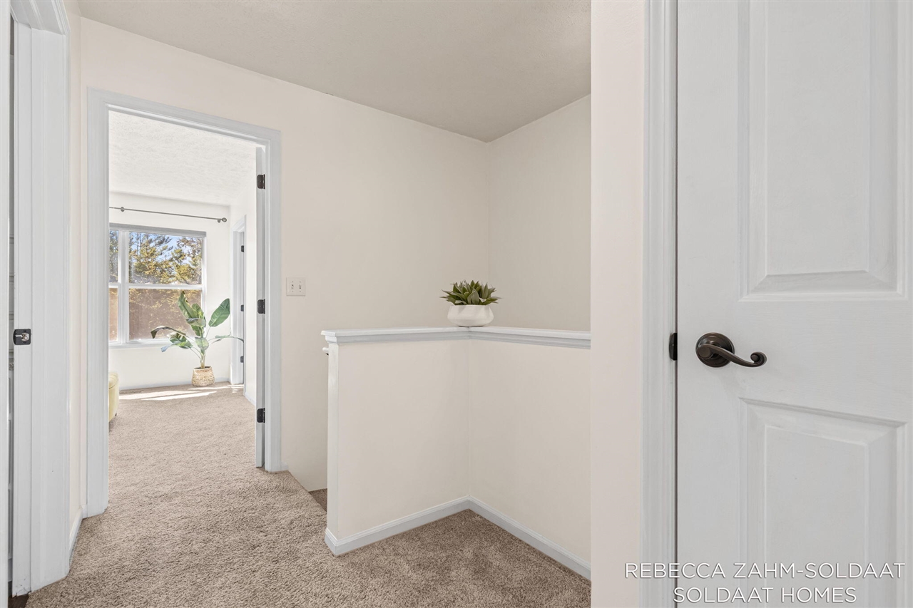 1040 Ada Place Drive, Grand Rapids, MI, 49546-3786