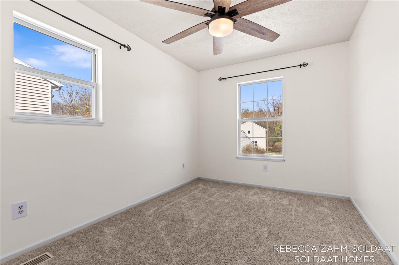 1040 Ada Place Drive, Grand Rapids, MI, 49546-3786