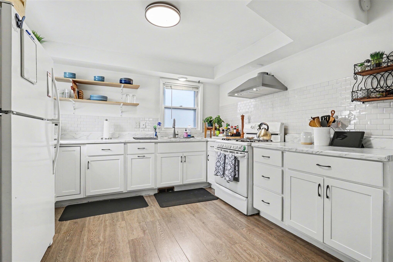 1017 Mc Reynolds Avenue, Grand Rapids, MI, 49504-4238