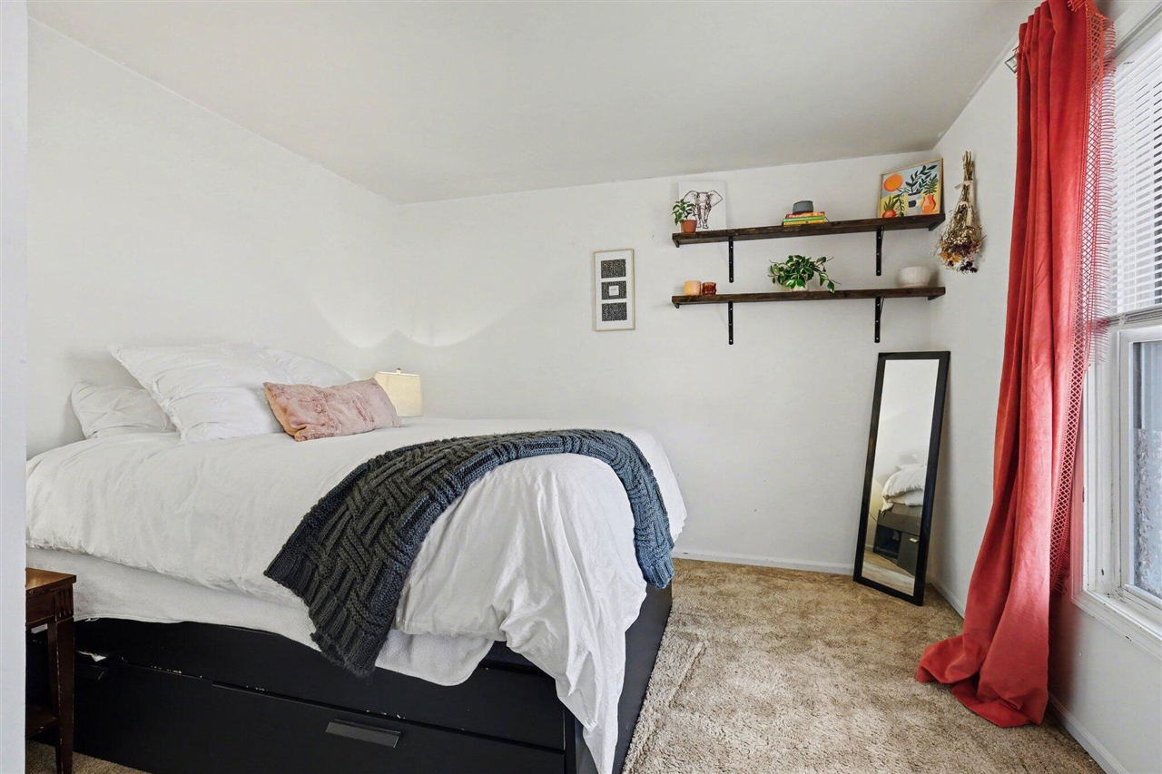 1017 Mc Reynolds Avenue, Grand Rapids, MI, 49504-4238