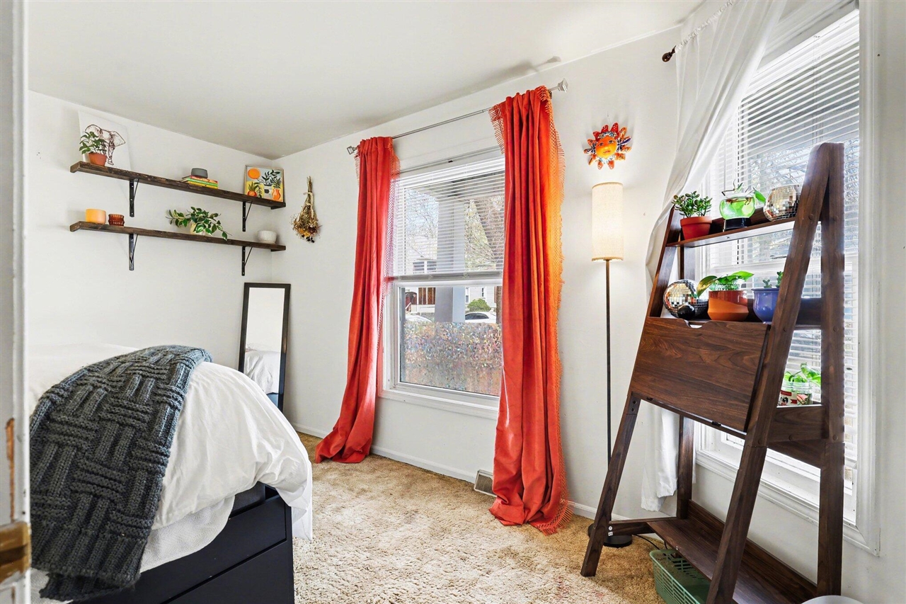 1017 Mc Reynolds Avenue, Grand Rapids, MI, 49504-4238