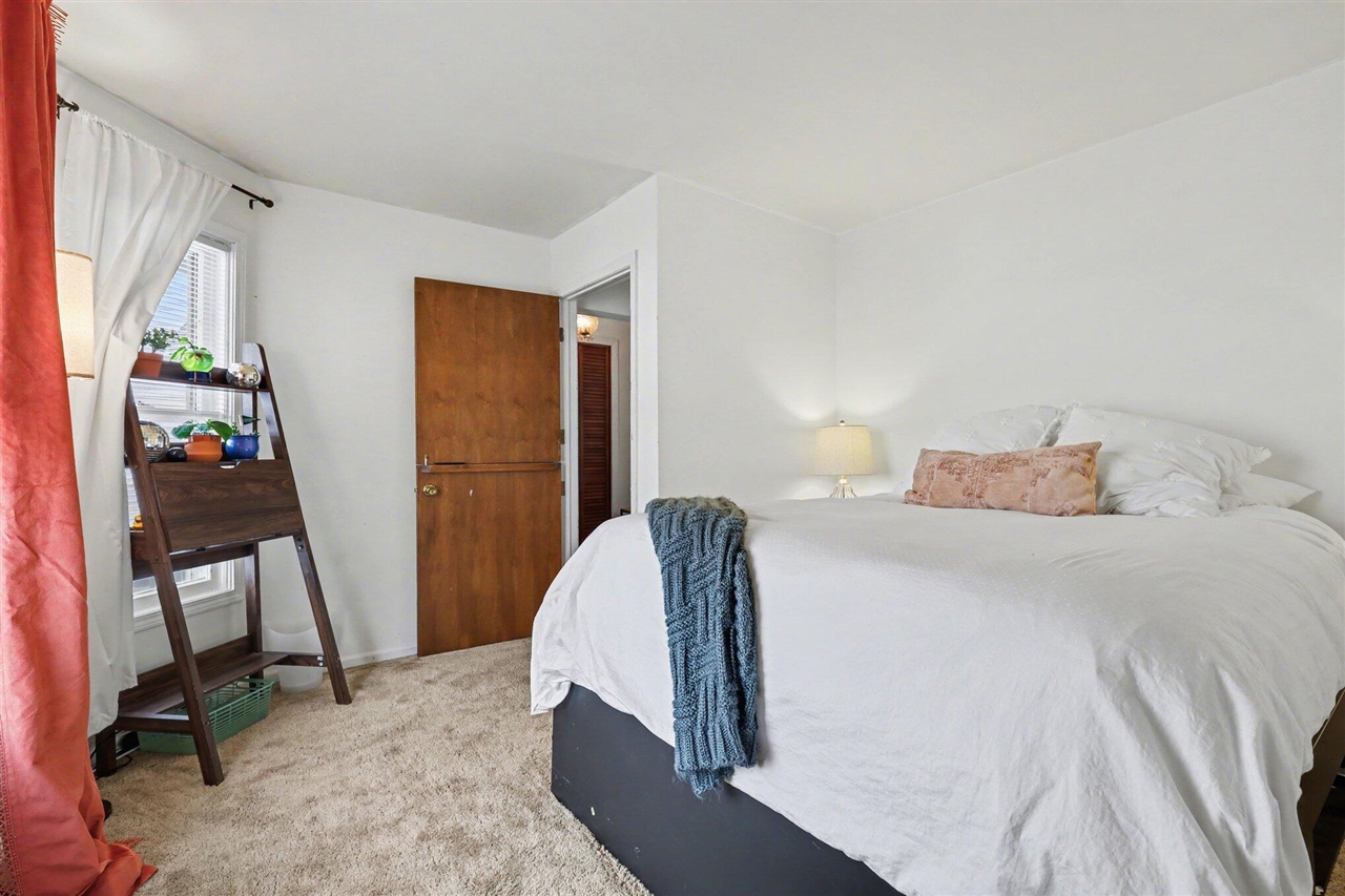 1017 Mc Reynolds Avenue, Grand Rapids, MI, 49504-4238