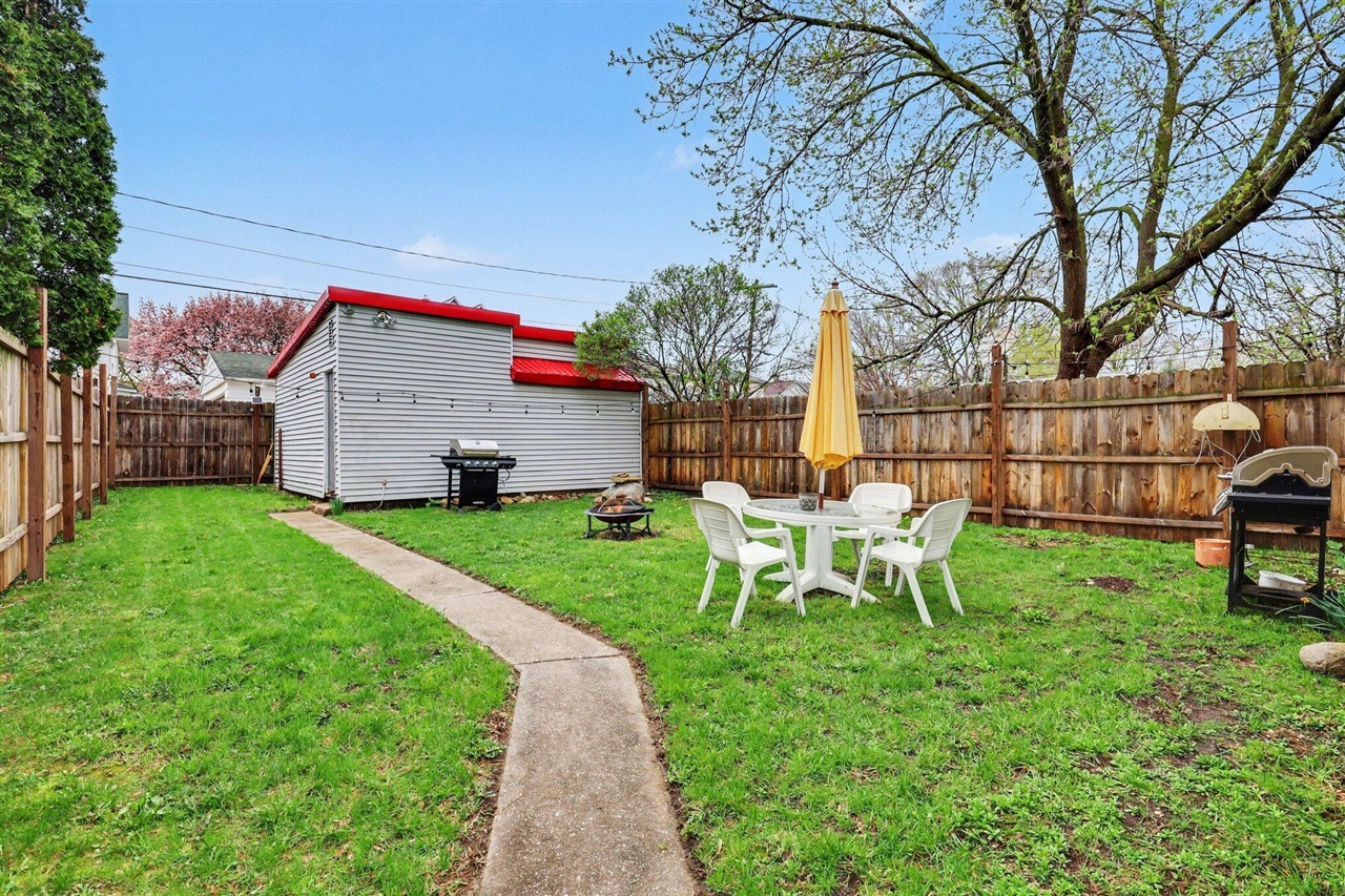 1017 Mc Reynolds Avenue, Grand Rapids, MI, 49504-4238