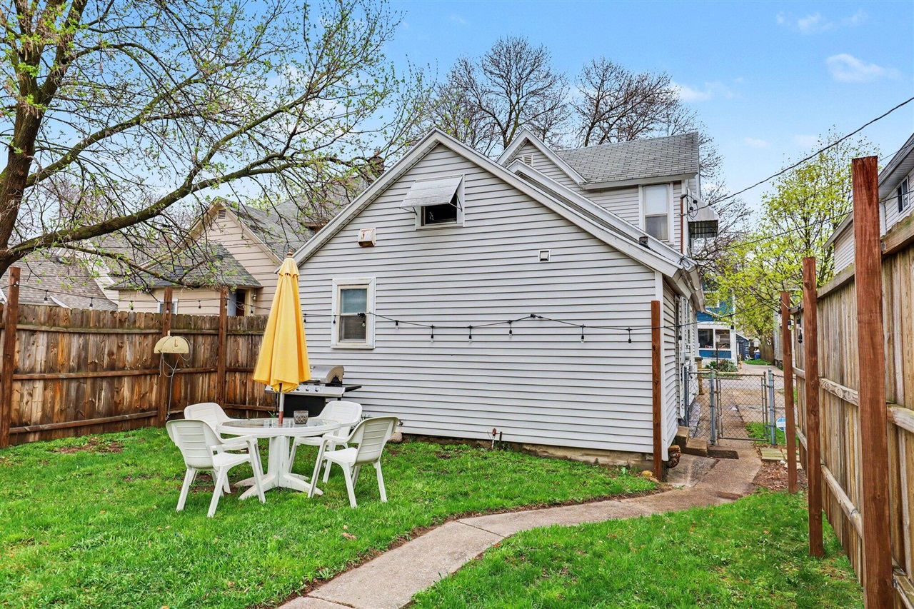 1017 Mc Reynolds Avenue, Grand Rapids, MI, 49504-4238