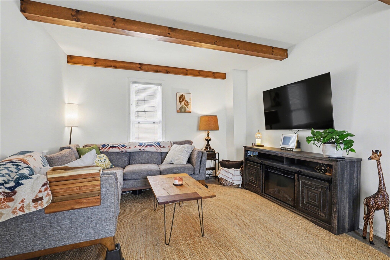 1017 Mc Reynolds Avenue, Grand Rapids, MI, 49504-4238