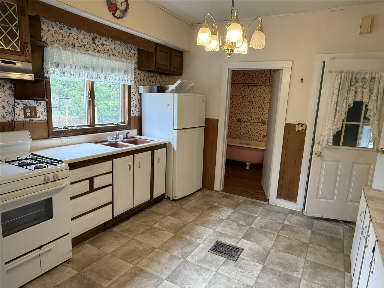 1902 W Ogilvie Avenue, Baldwin, MI, 49304-9364