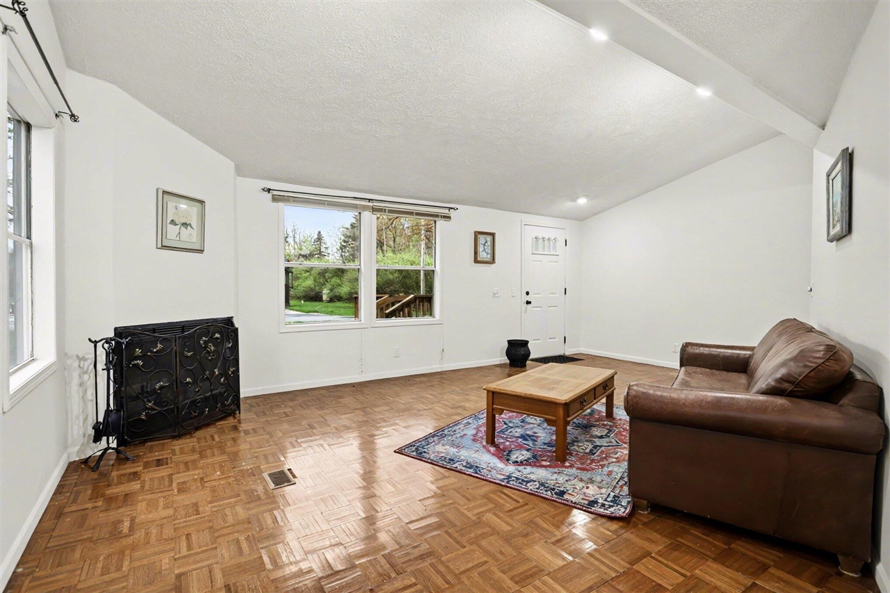 33320 Ridenour Road, Dowagiac, MI, 49047-9399