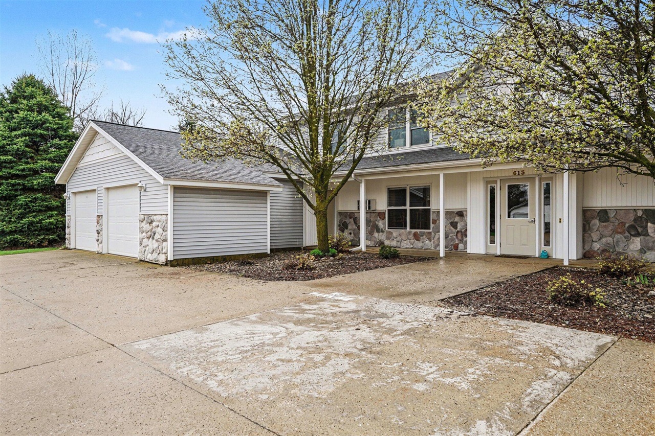 613 Trinity Drive UNIT&nbsp;1, Caledonia, MI, 49316