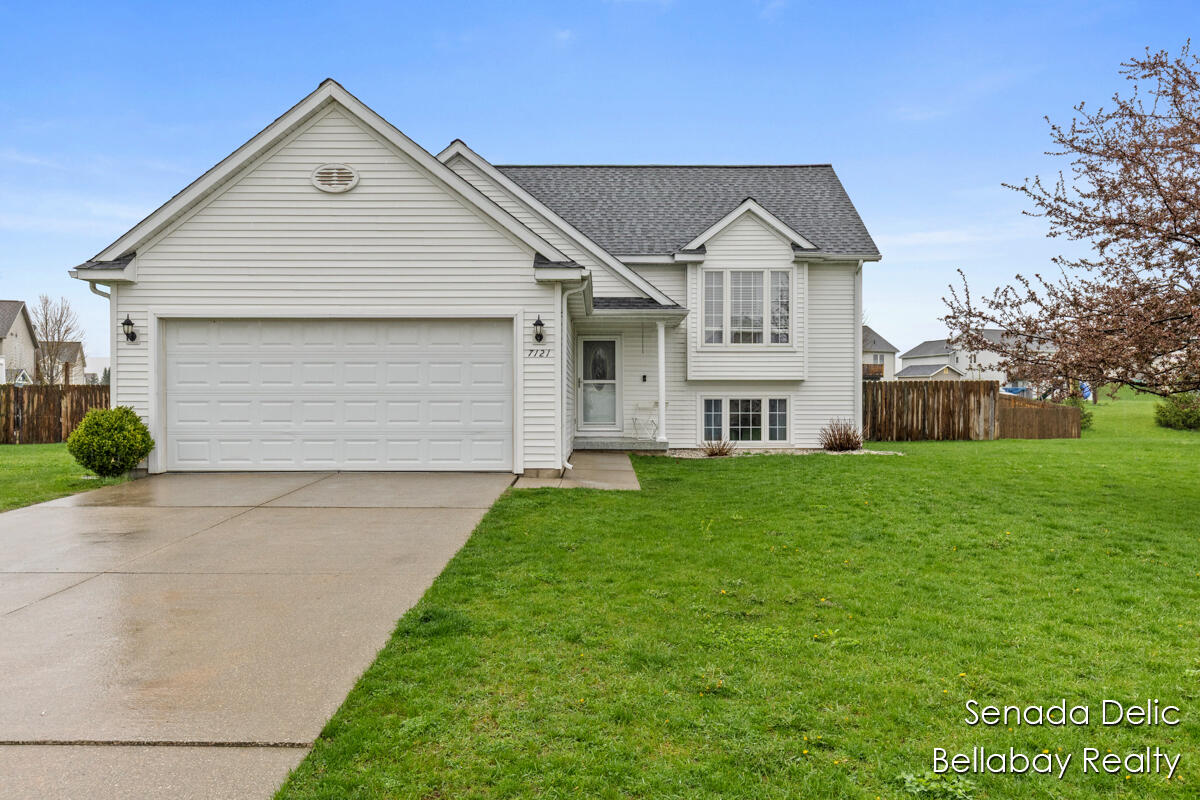 7121 Shady Knoll Drive, Caledonia, MI, 49316-8518