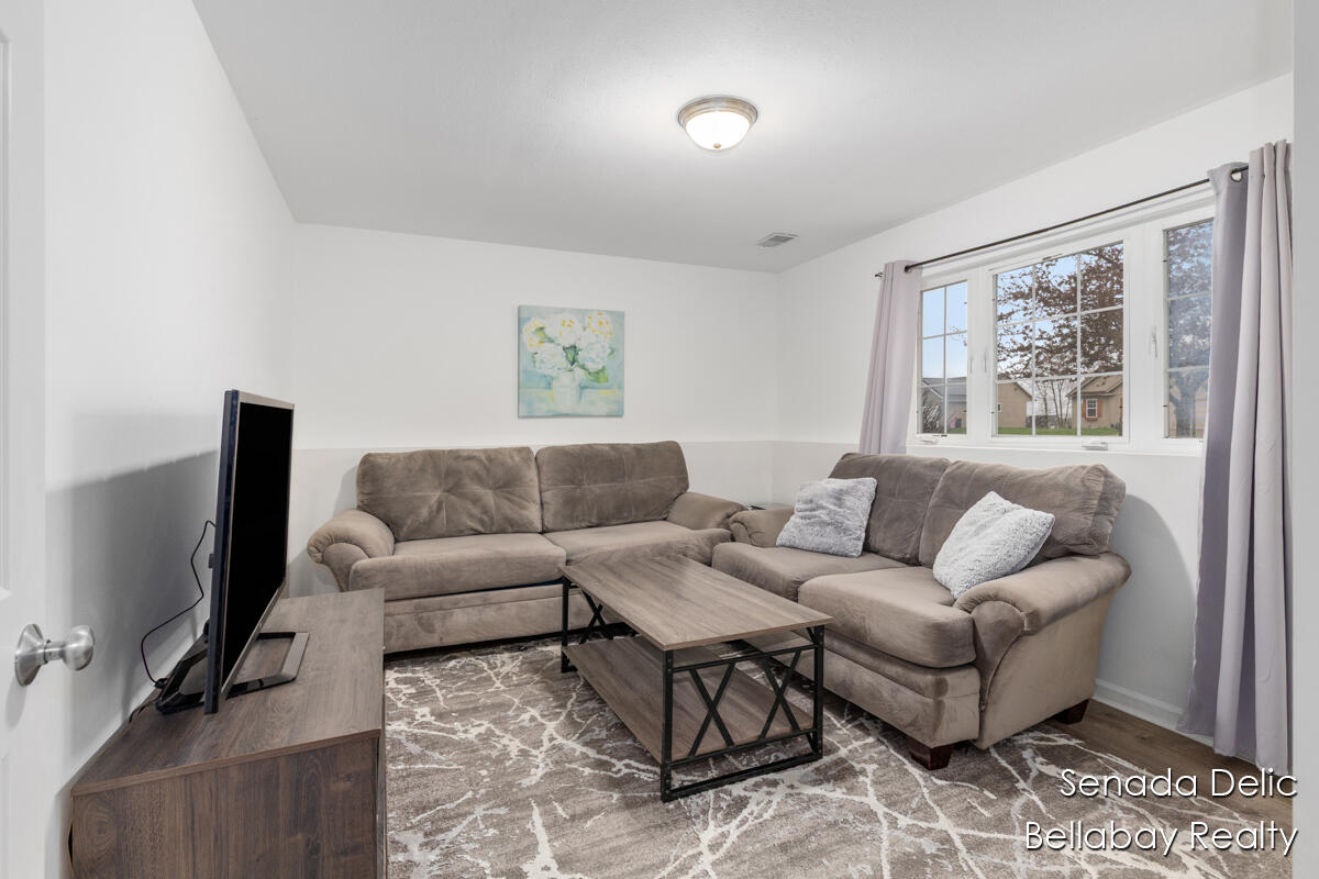 7121 Shady Knoll Drive, Caledonia, MI, 49316-8518