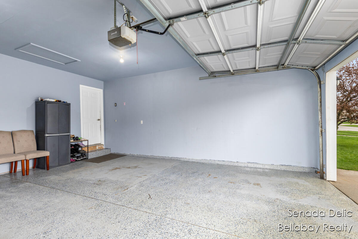 7121 Shady Knoll Drive, Caledonia, MI, 49316-8518