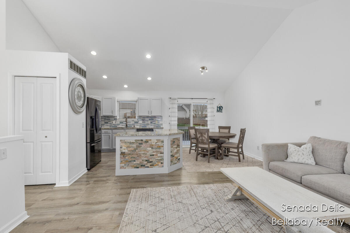 7121 Shady Knoll Drive, Caledonia, MI, 49316-8518