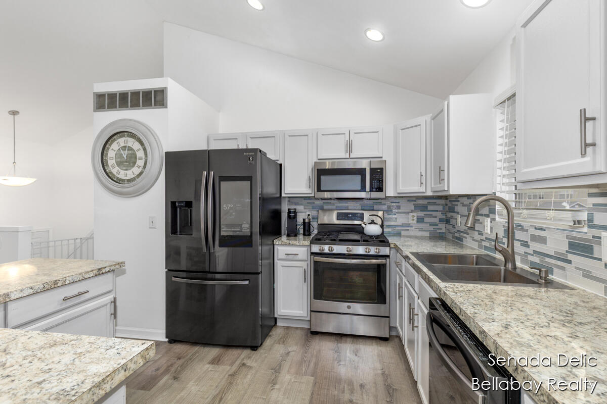 7121 Shady Knoll Drive, Caledonia, MI, 49316-8518