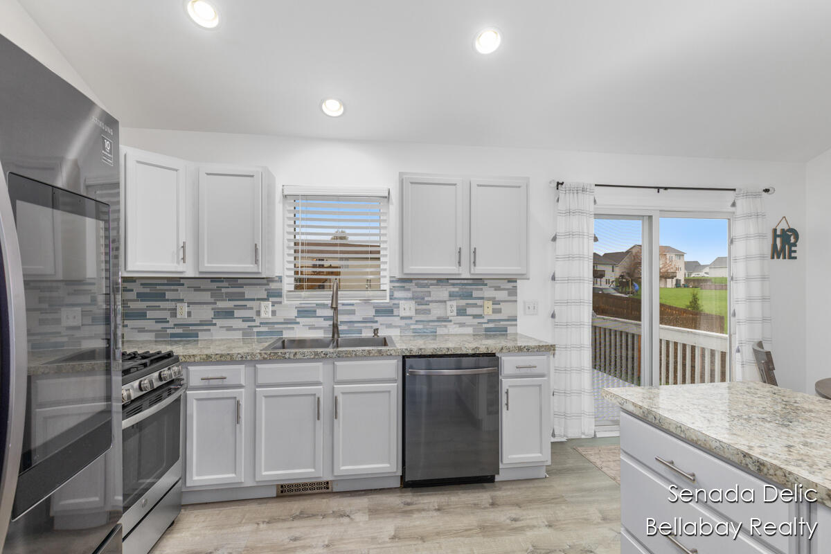 7121 Shady Knoll Drive, Caledonia, MI, 49316-8518