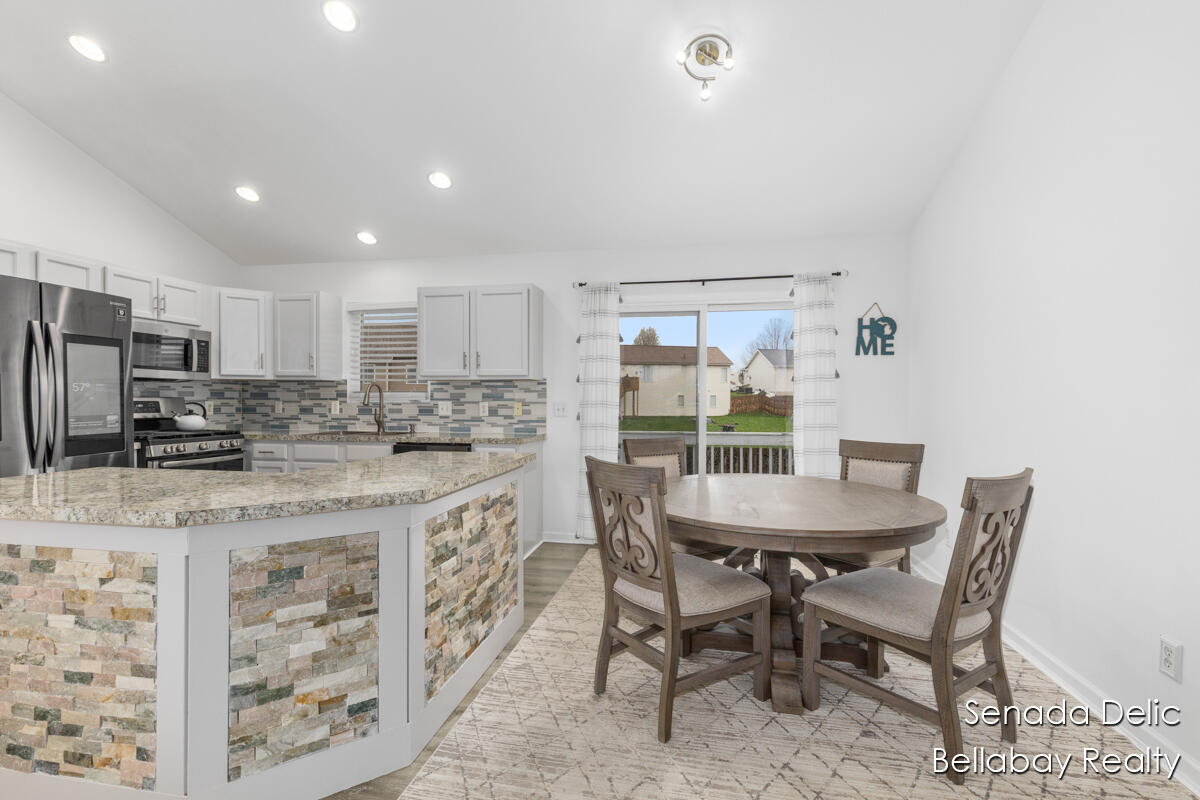 7121 Shady Knoll Drive, Caledonia, MI, 49316-8518