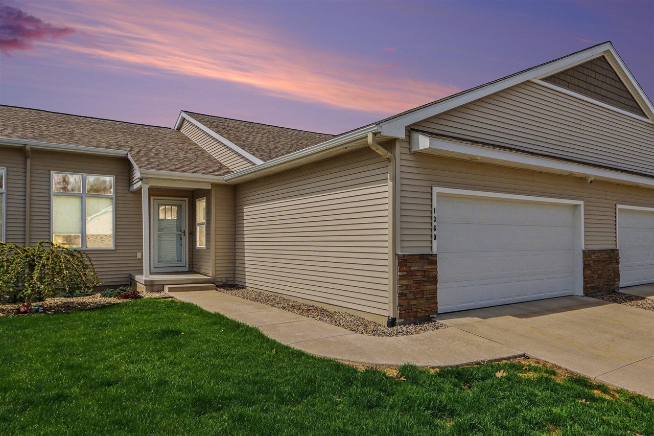 1369 S Village Circle, Kalamazoo, MI, 49009-6132