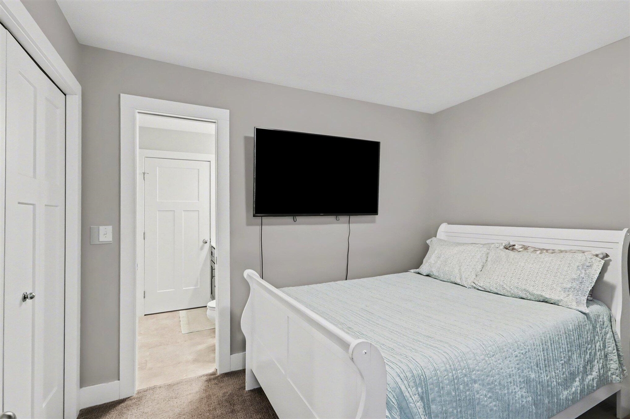 1369 S Village Circle, Kalamazoo, MI, 49009-6132