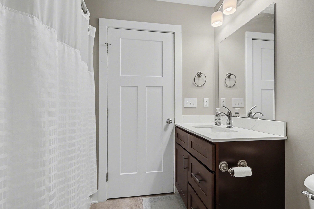 1369 S Village Circle, Kalamazoo, MI, 49009-6132