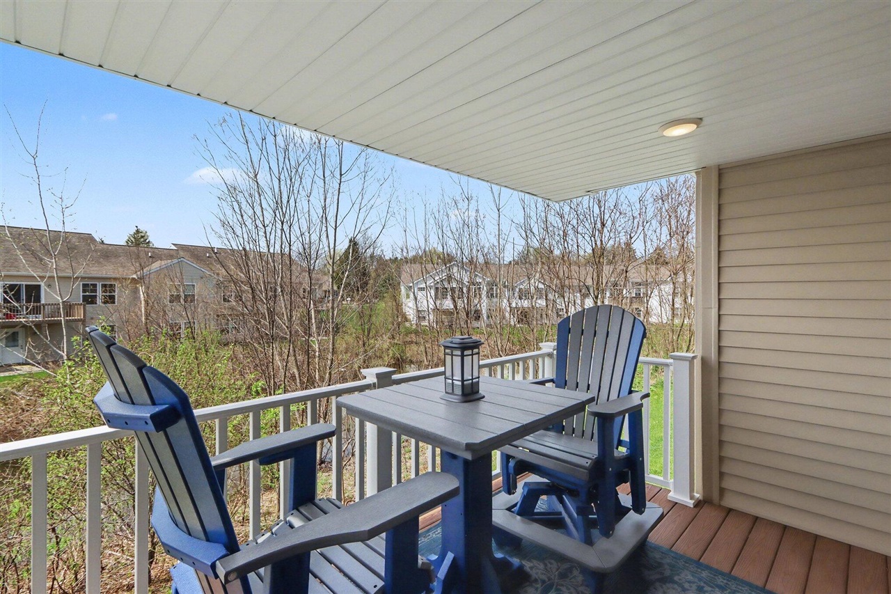 1369 S Village Circle, Kalamazoo, MI, 49009-6132