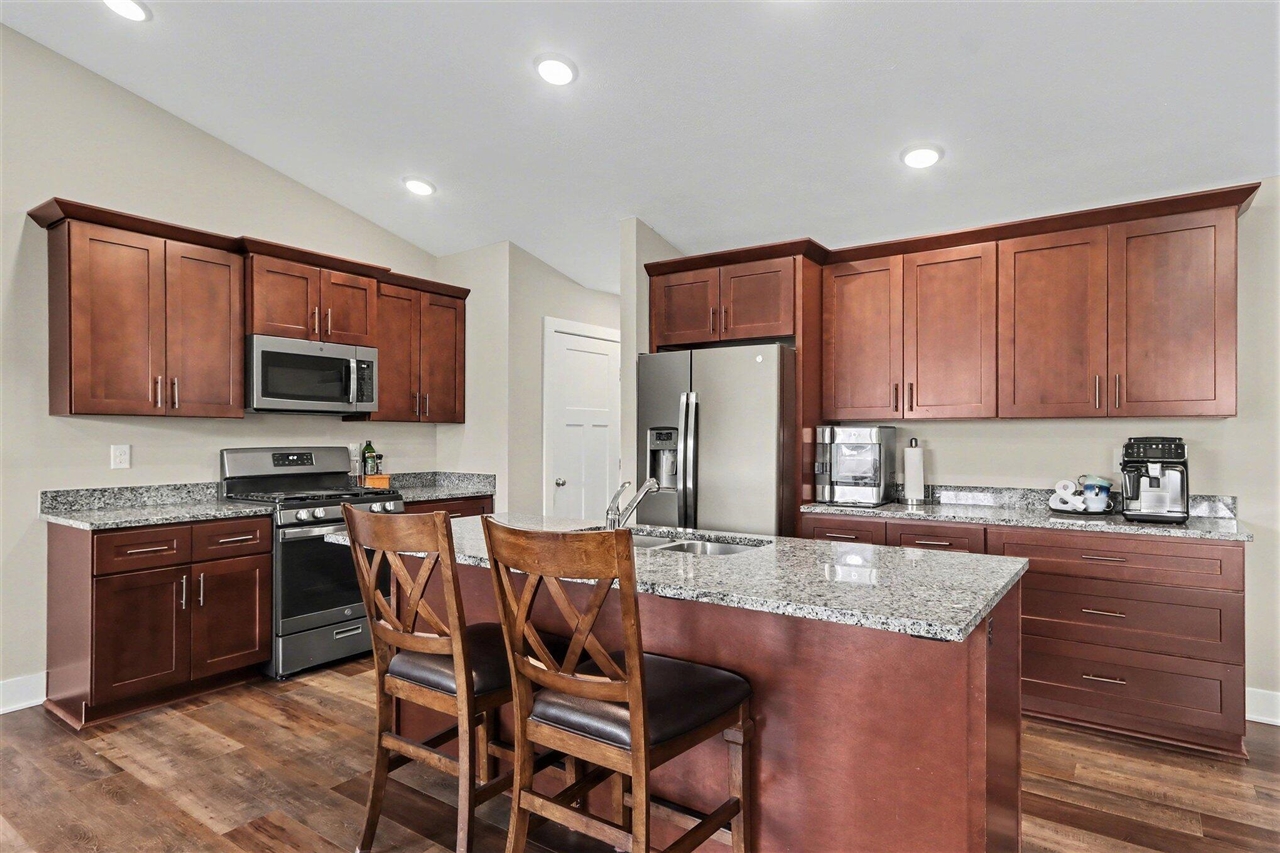 1369 S Village Circle, Kalamazoo, MI, 49009-6132