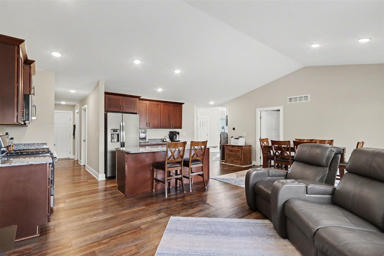 1369 S Village Circle, Kalamazoo, MI, 49009-6132