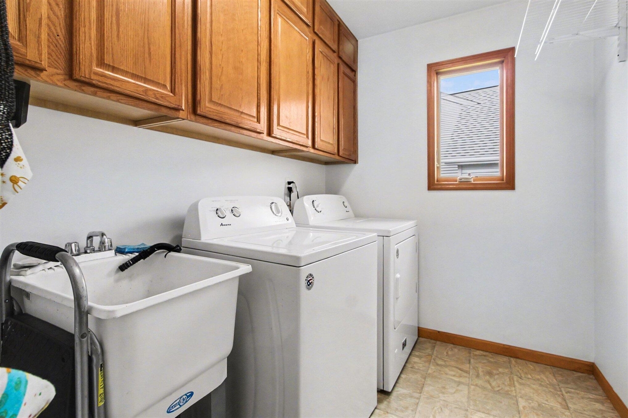 509 Marblewood Lane, Saline, MI, 48176-8610