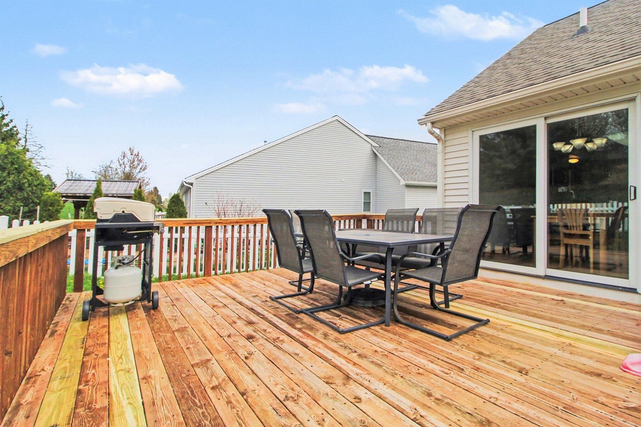 509 Marblewood Lane, Saline, MI, 48176-8610