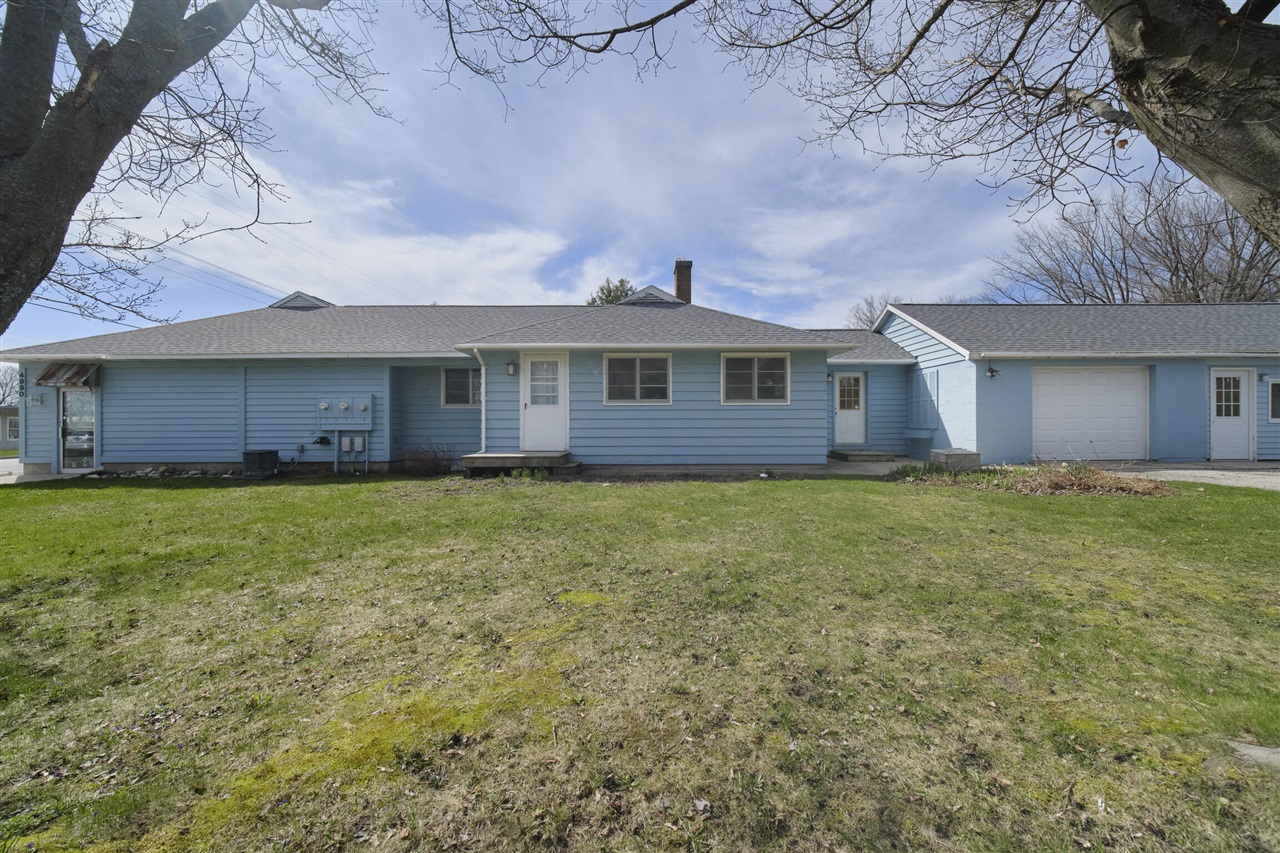 4990 Main Street, Onekama, MI, 49675
