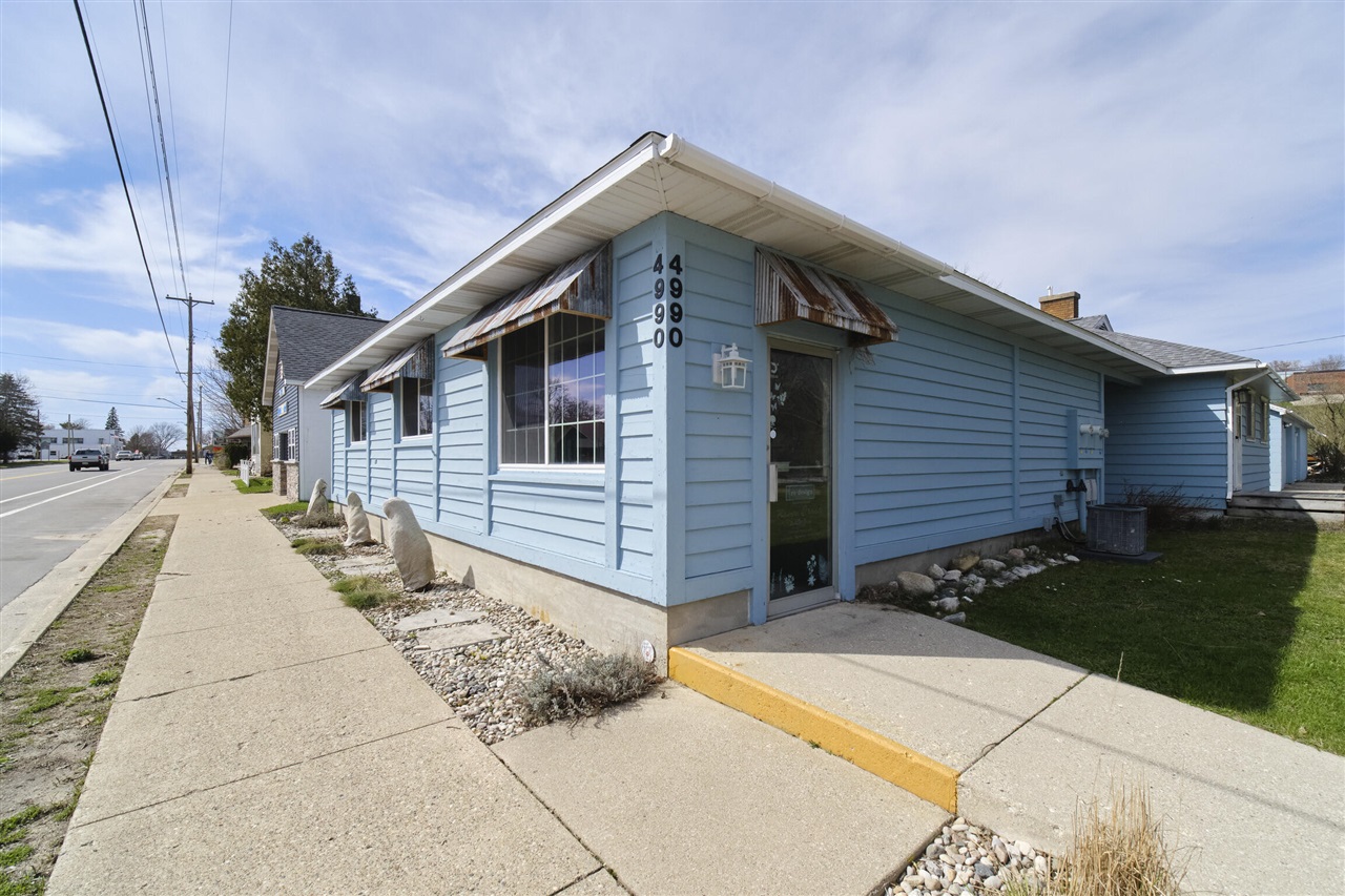 4990 Main Street, Onekama, MI, 49675
