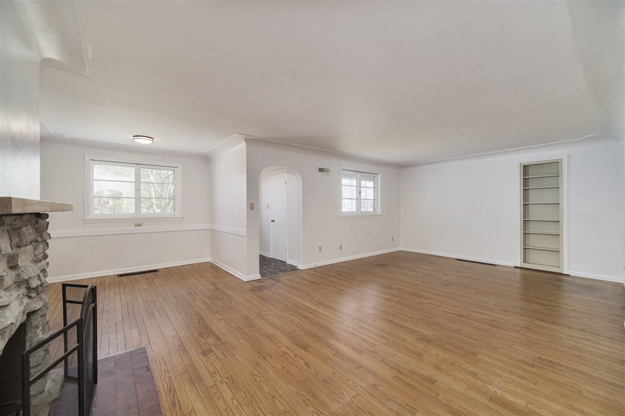 4990 Main Street, Onekama, MI, 49675