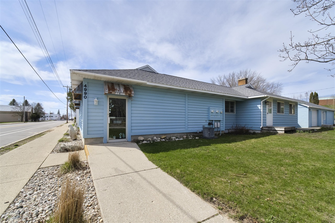 4990 Main Street, Onekama, MI, 49675