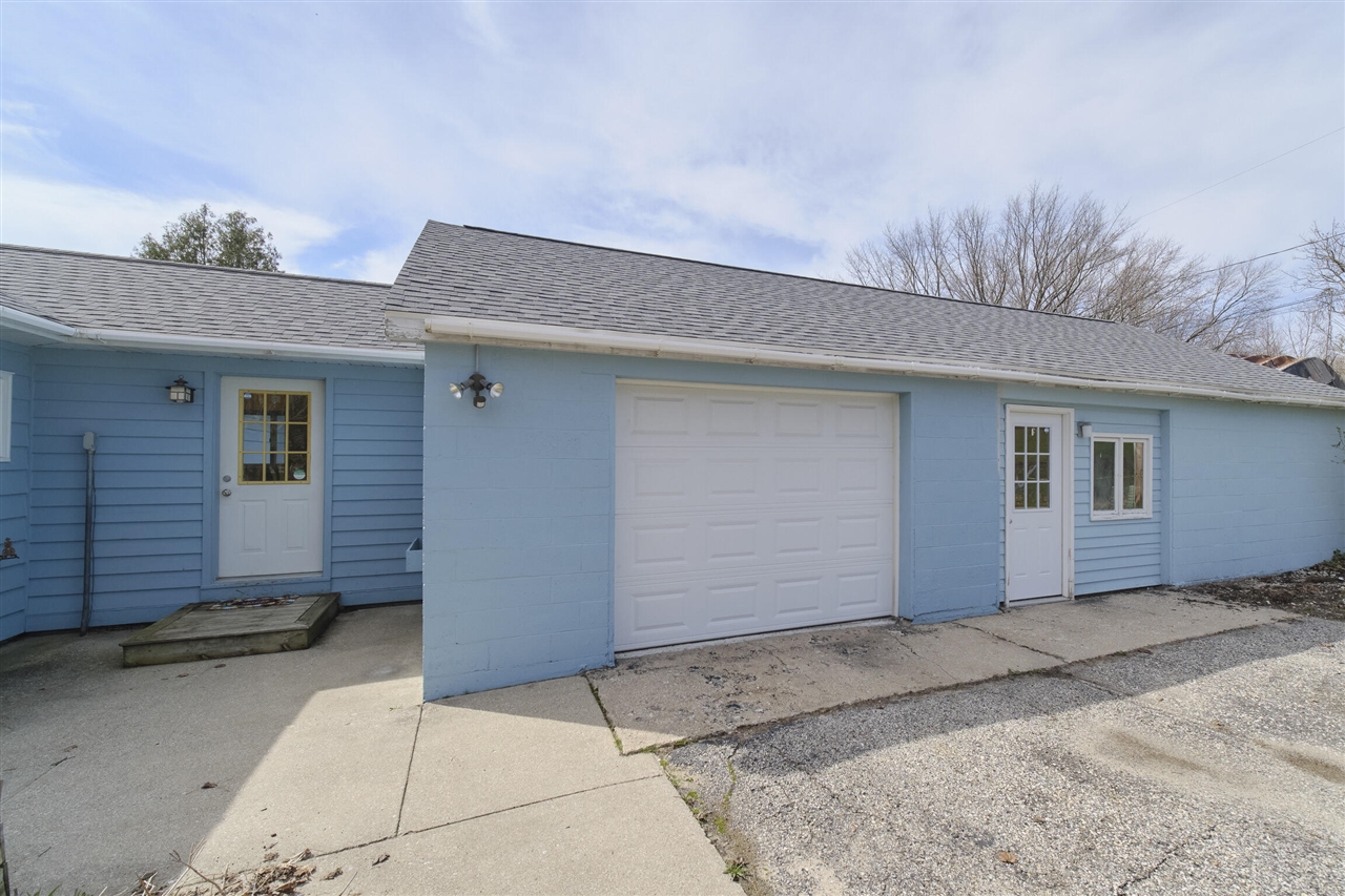 4990 Main Street, Onekama, MI, 49675