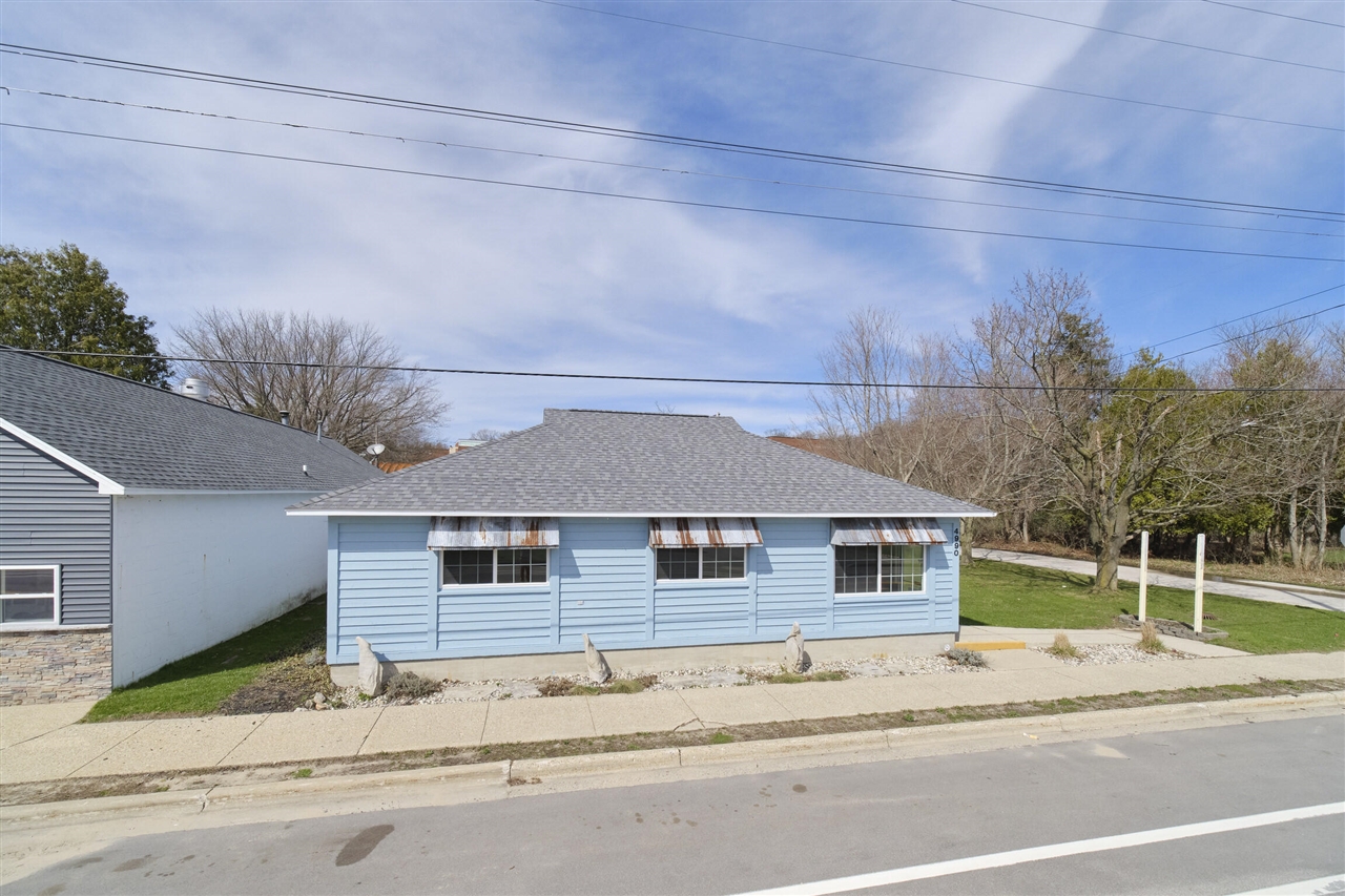 4990 Main Street, Onekama, MI, 49675