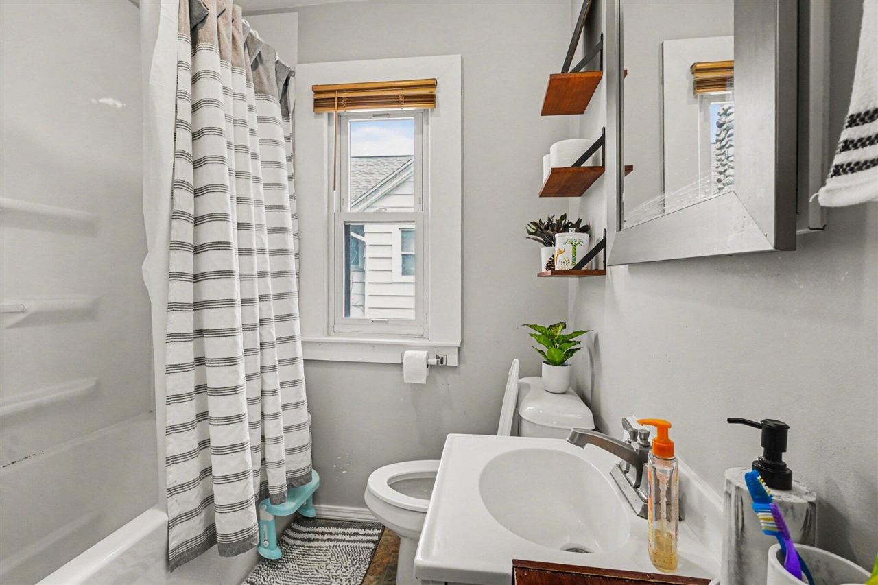 2961 W Dickman Road, Springfield, MI, 49037-7939