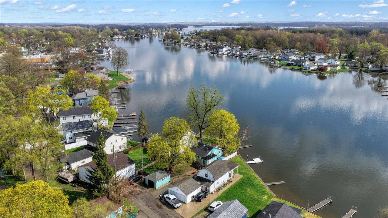 131 N Lakeside Drive, Michigan Center, MI, 49254-1248