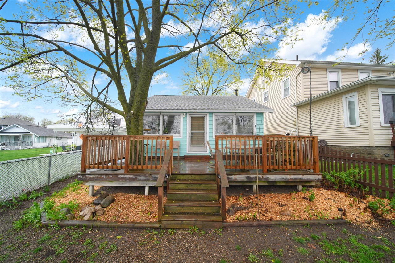 131 N Lakeside Drive, Michigan Center, MI, 49254-1248