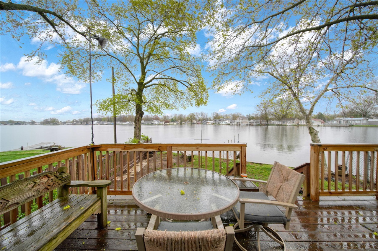 131 N Lakeside Drive, Michigan Center, MI, 49254-1248