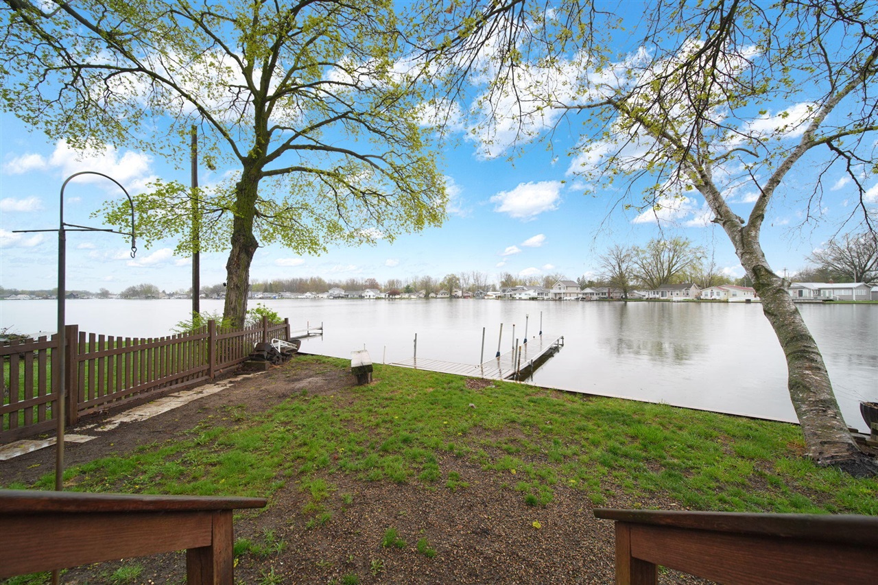 131 N Lakeside Drive, Michigan Center, MI, 49254-1248