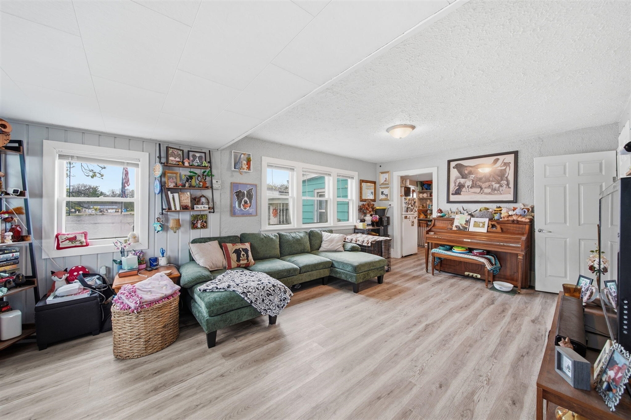 131 N Lakeside Drive, Michigan Center, MI, 49254-1248