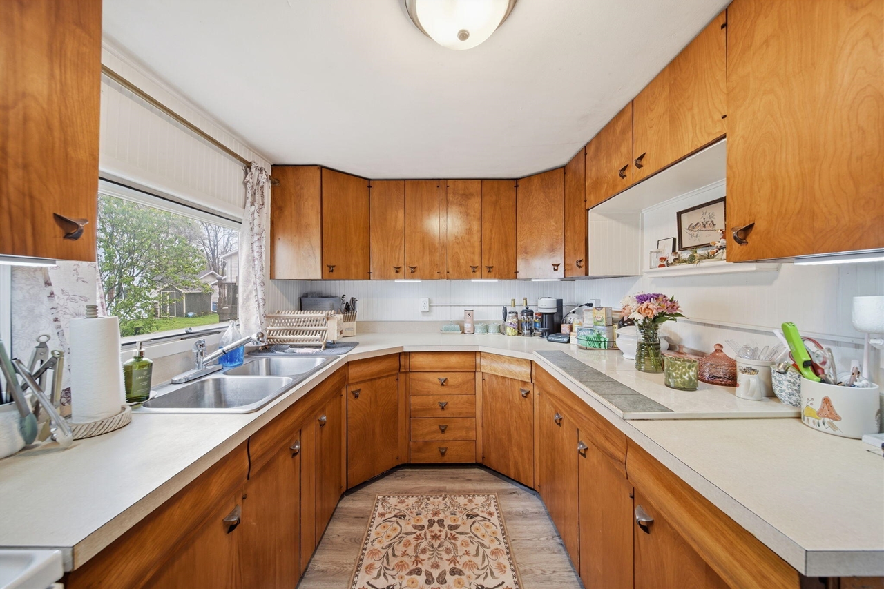 131 N Lakeside Drive, Michigan Center, MI, 49254-1248