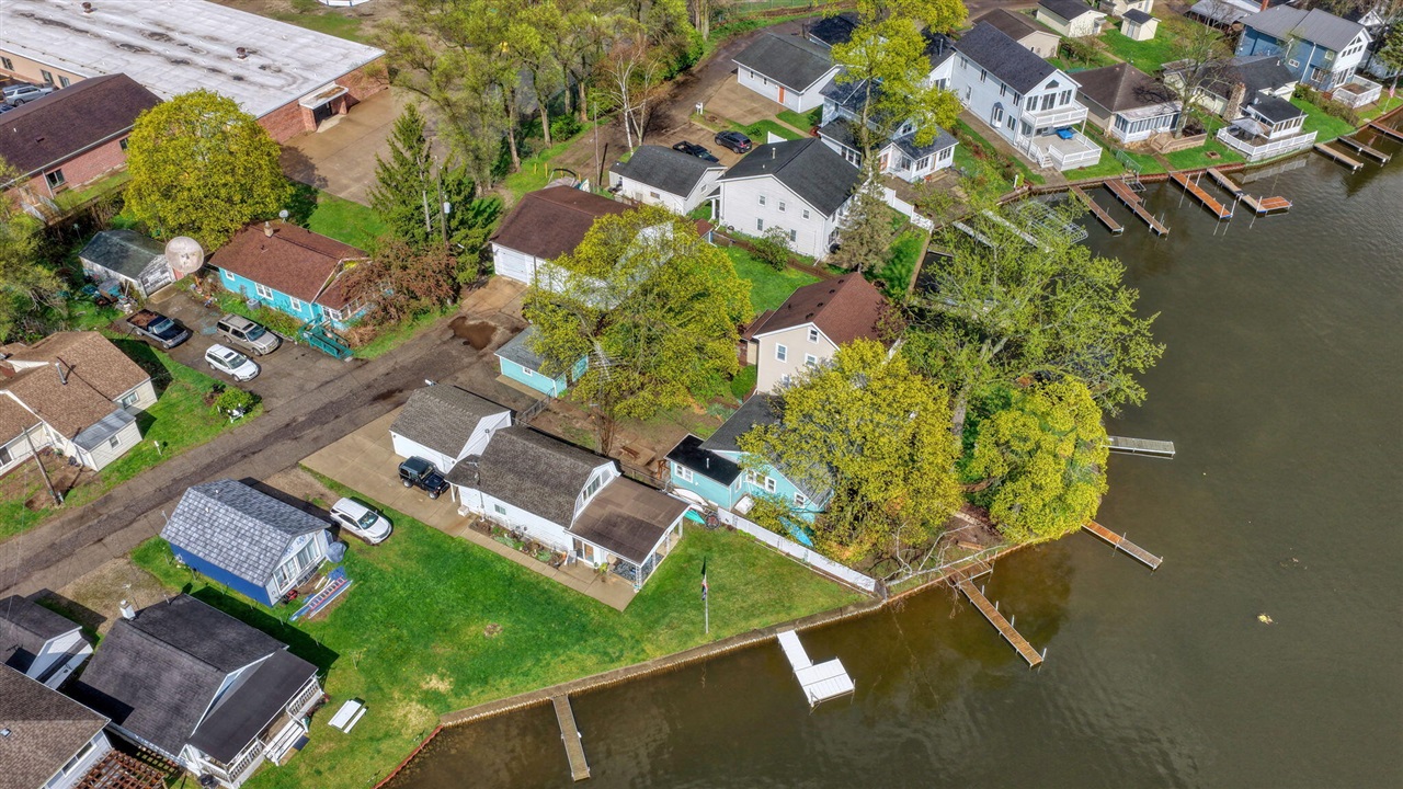 131 N Lakeside Drive, Michigan Center, MI, 49254-1248
