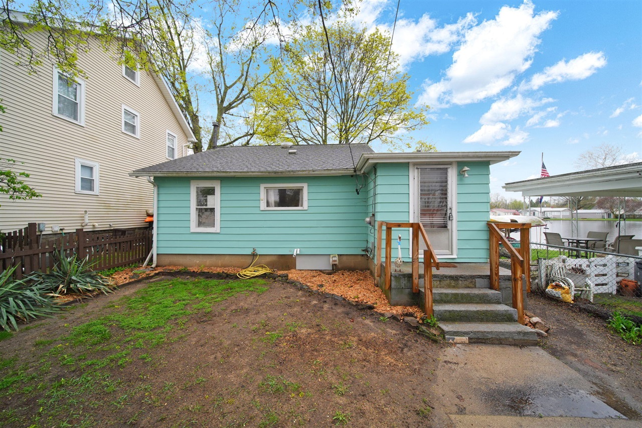 131 N Lakeside Drive, Michigan Center, MI, 49254-1248