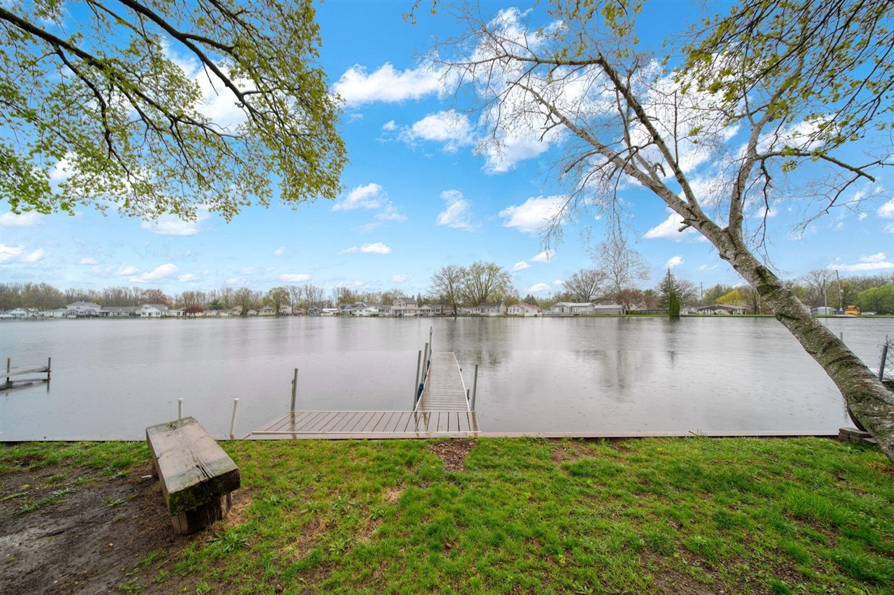 131 N Lakeside Drive, Michigan Center, MI, 49254-1248