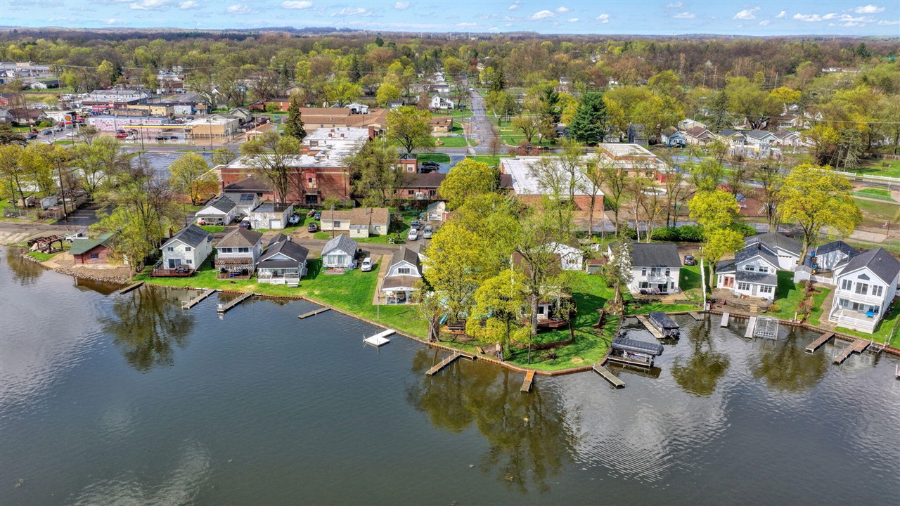 131 N Lakeside Drive, Michigan Center, MI, 49254-1248