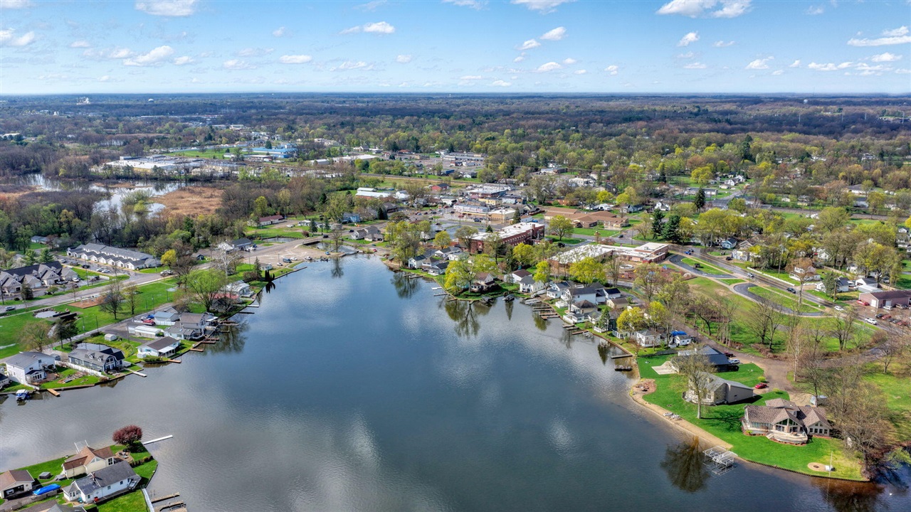 131 N Lakeside Drive, Michigan Center, MI, 49254-1248