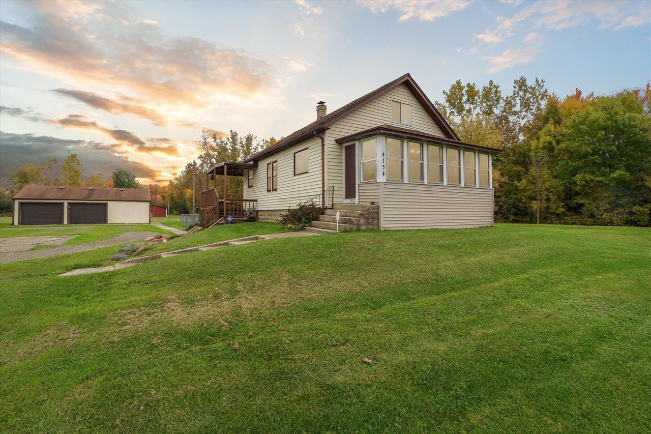4154 W Carpenter Road, Flint, MI, 48504-1143